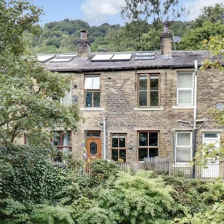 Beautiful Riverside Home, Hebden Bridge, Woodland Views, Sleeps 2 - 9 Exterior foto
