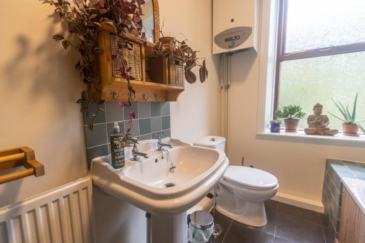 Beautiful Riverside Home, Hebden Bridge, Woodland Views, Sleeps 2 - 9 Exterior foto