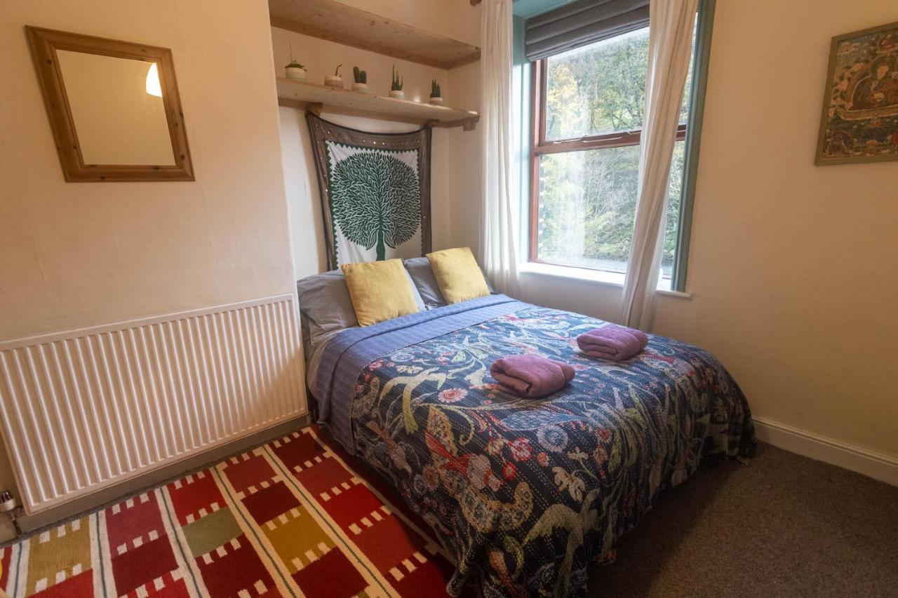 Beautiful Riverside Home, Hebden Bridge, Woodland Views, Sleeps 2 - 9 Exterior foto