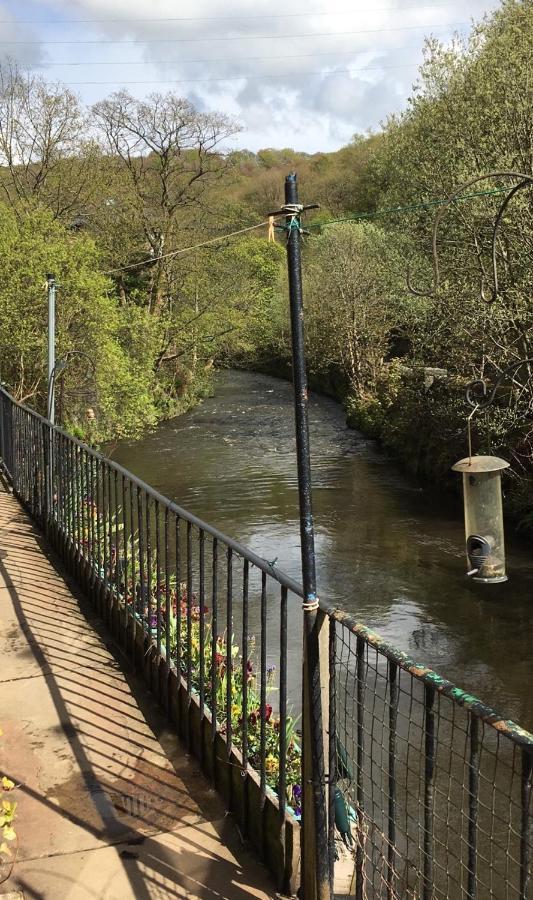 Beautiful Riverside Home, Hebden Bridge, Woodland Views, Sleeps 2 - 9 Exterior foto